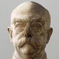 Gipsplastik — "Otto Fürst von Bismarck" von Karl Adolf von Donndorf (während der Reinigung) 