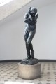 Bronzeplastik – "Eva" von Auguste Rodin im Hauptgebäude der Bauhaus-Universität Weimar