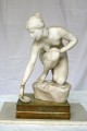 Skulptur — „Wasserschöpferin“ (Vorzustand)